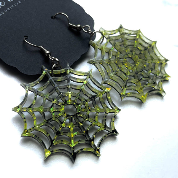 SPIDER WEBS IN POTUON GREEN DIXIE BLISS EARRINGS