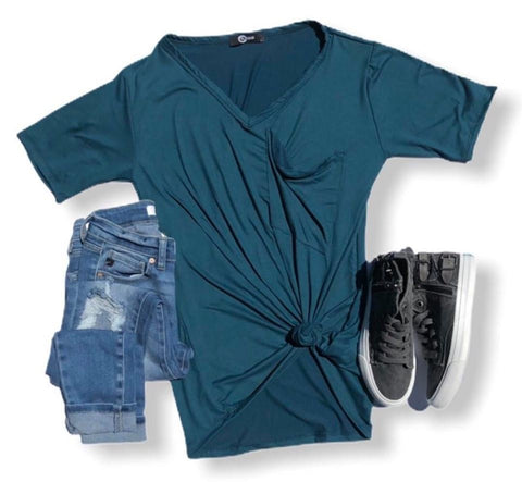 SLOUCHY POCKET VNECK TEE