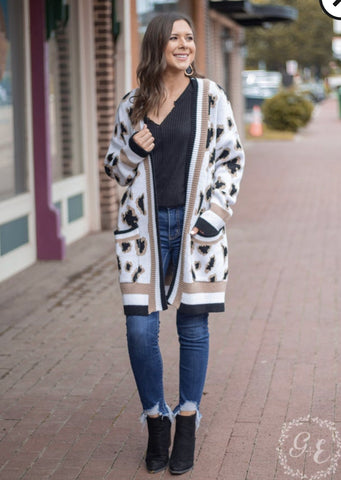 LETS COZY UP LEOPARD G&E CARDIGAN