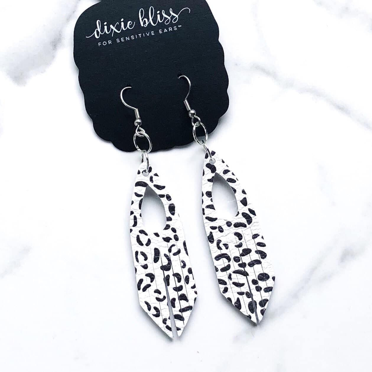 SPOT LEATHER EARRINGS *in Alexandria style