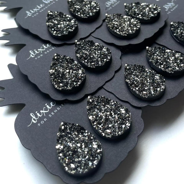 MARVELOUS TEARDROP IN GUNMETAL DIXIE BLISS EARRINGS